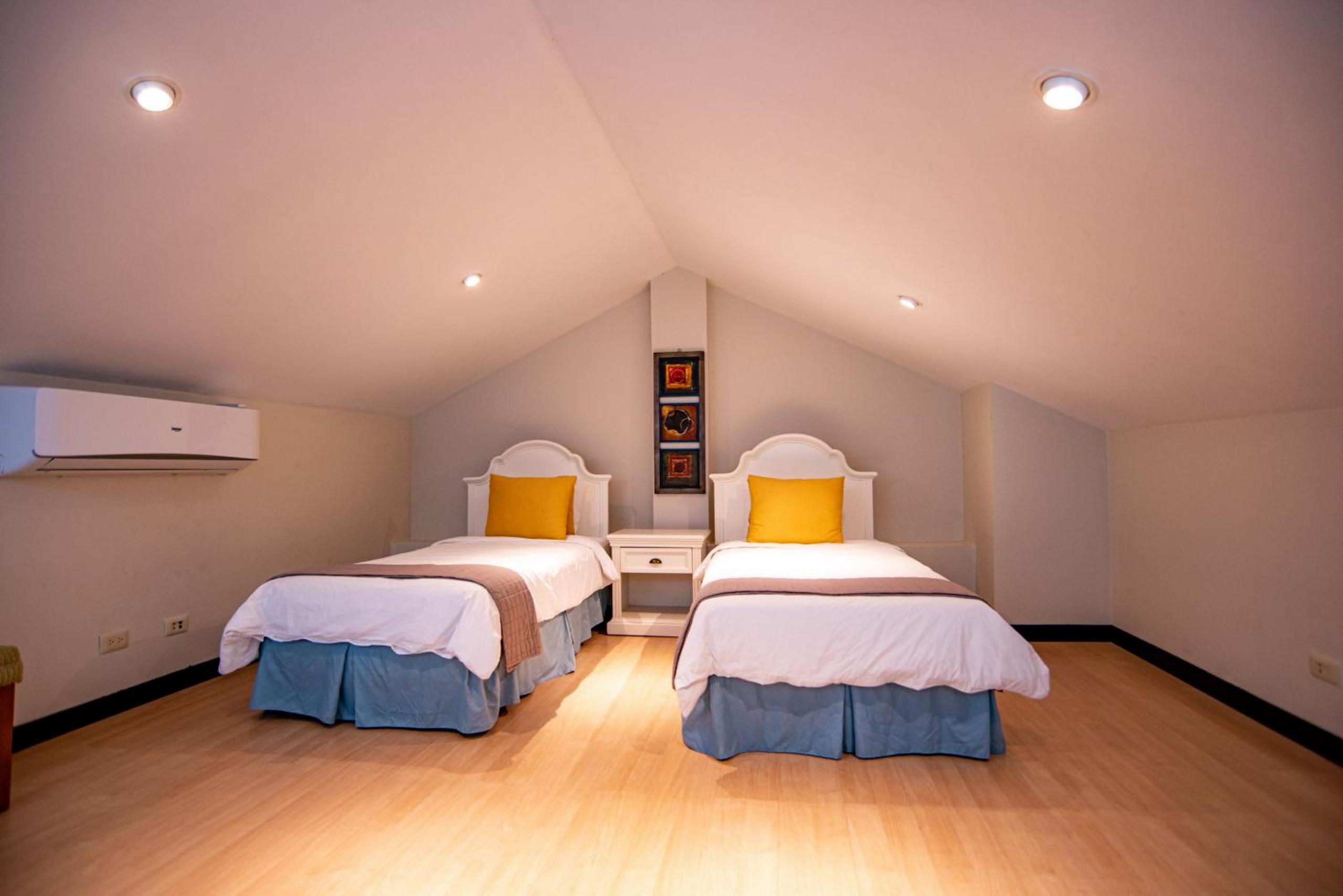 Adults Only 4BR Penthouse w Partial Ocean View, Carao Reserva Conchal