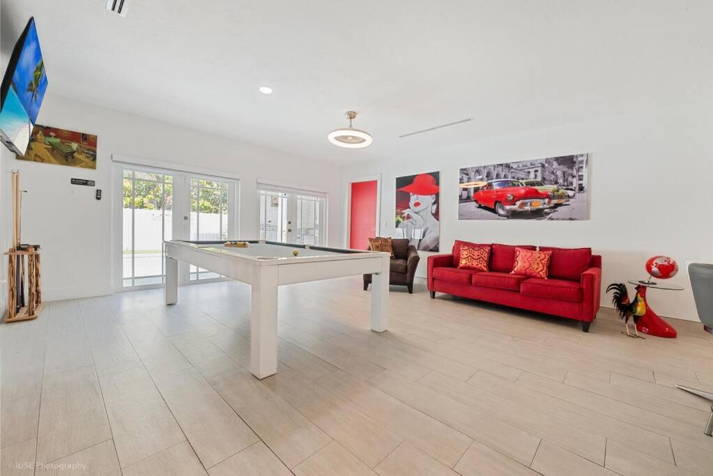 NO Perfect Location House in Miami Pool & Jacuzzi