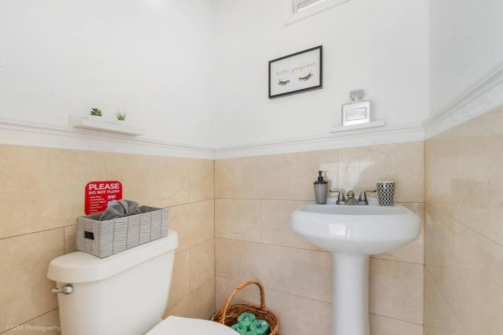 NO Perfect Location House in Miami Pool & Jacuzzi