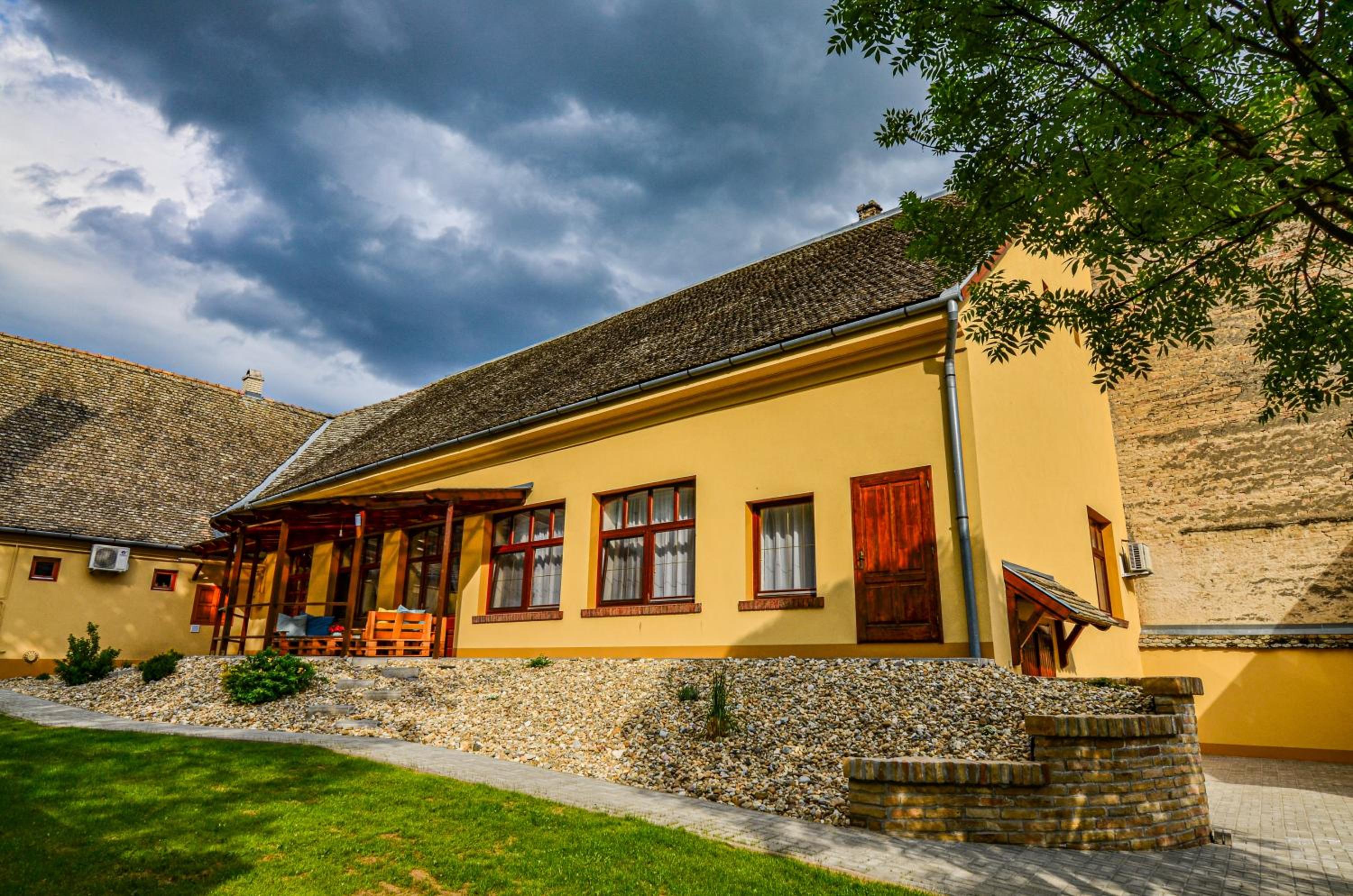 Kossuth Vendégház view 4