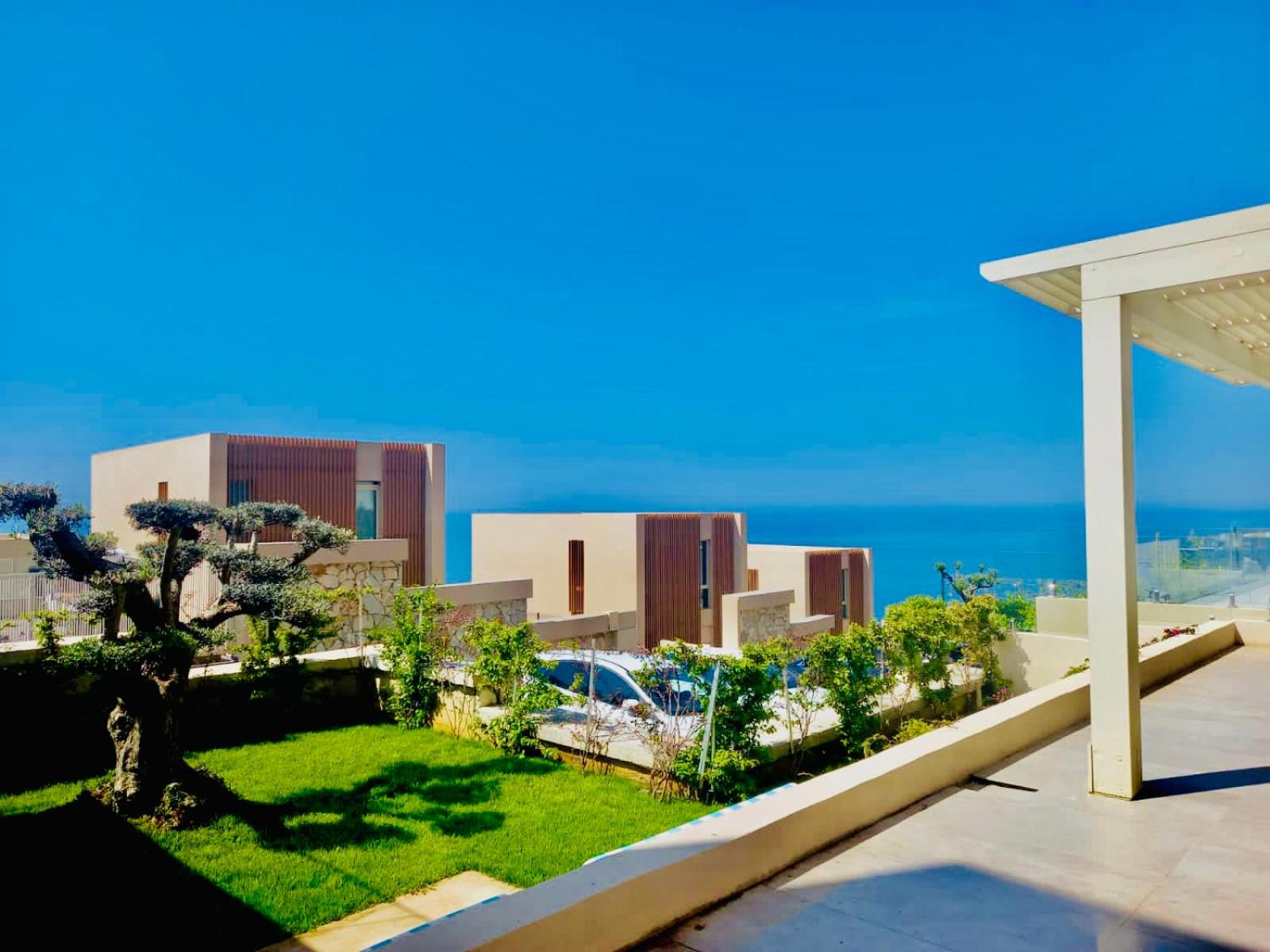 Seaclusion Villa Palase - Heated Pool & Jacuzzi