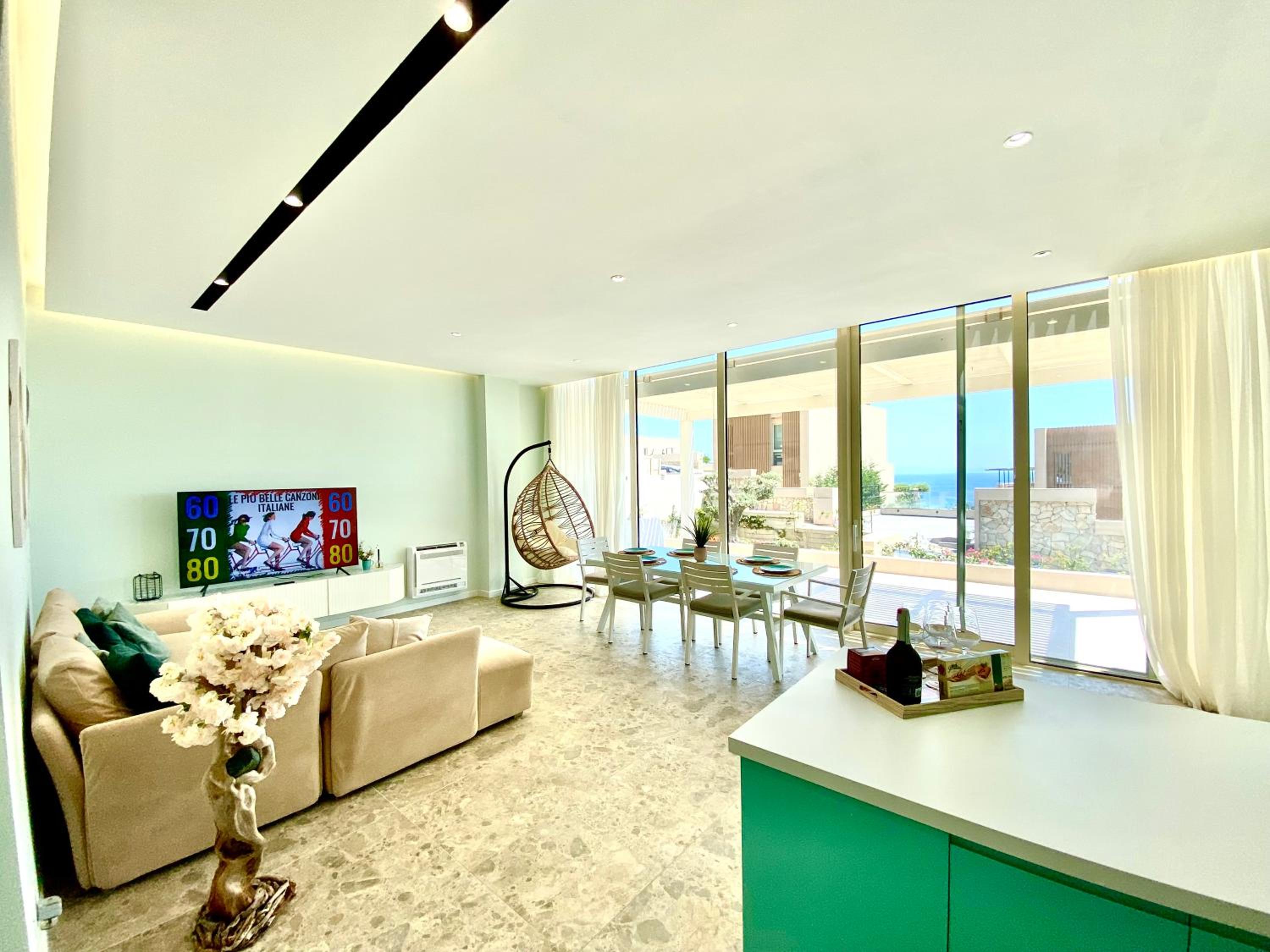Seaclusion Villa Palase - Heated Pool & Jacuzzi