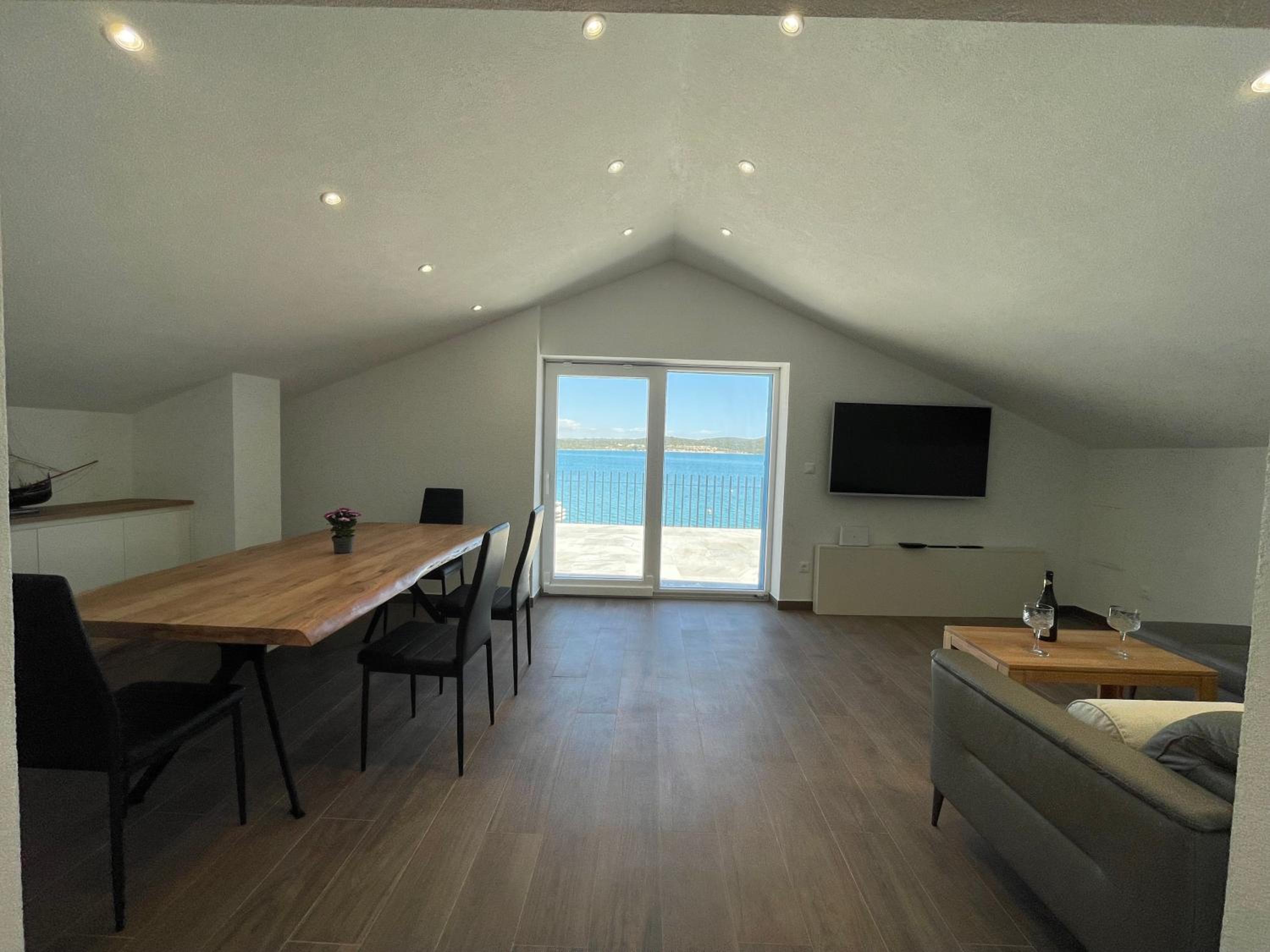BEACHFRONT VILLA Murter