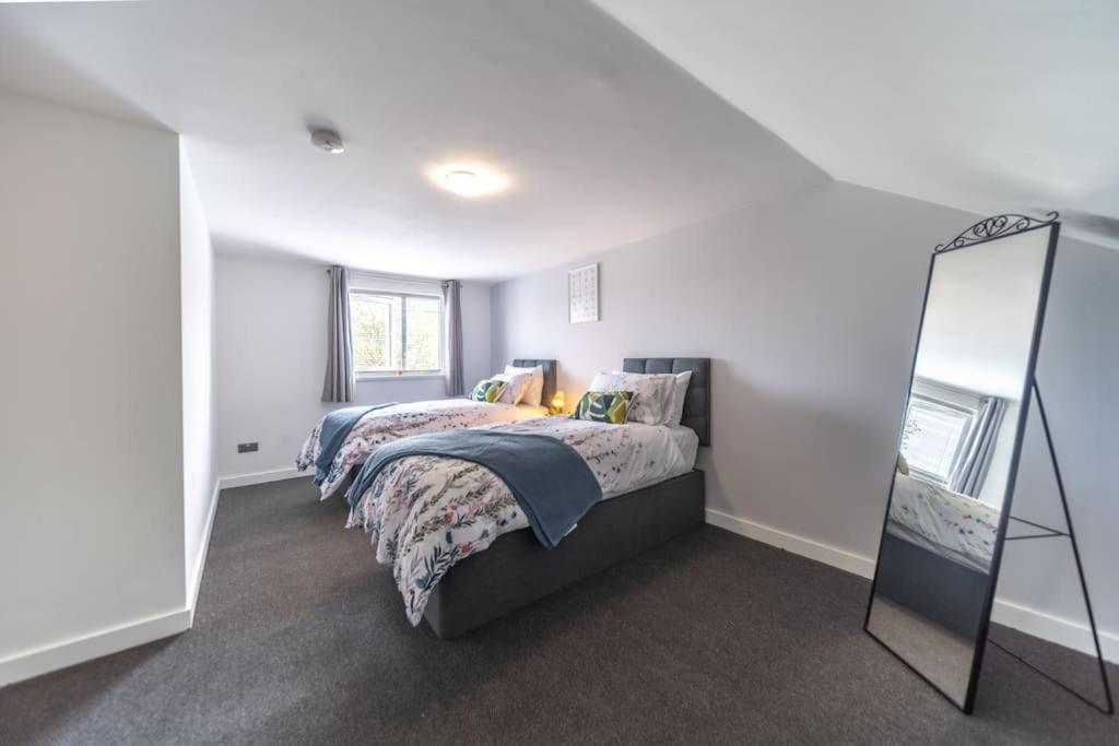 Stunning 3 bedroom flat in Southend-on-sea view 5