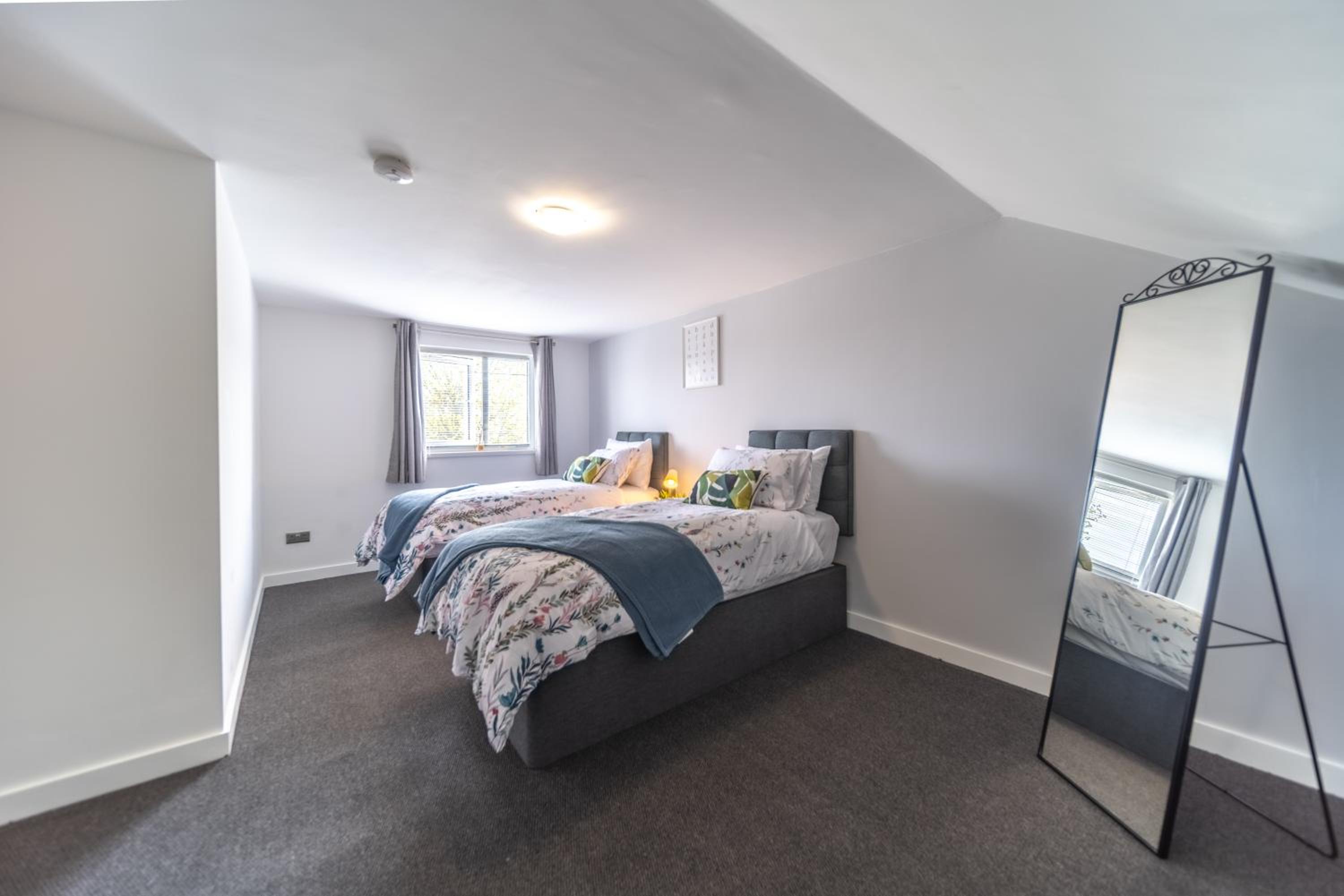 Stunning 3 bedroom flat in Southend-on-sea view 4