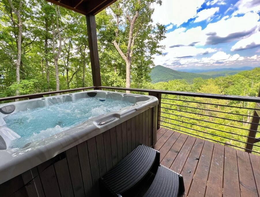Jupiter On The Mountain w Stunning Views, Hot Tub view 4