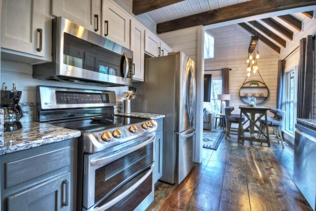 Picture Perfect Cabin with Hot Tub in the BR Mtns view 3