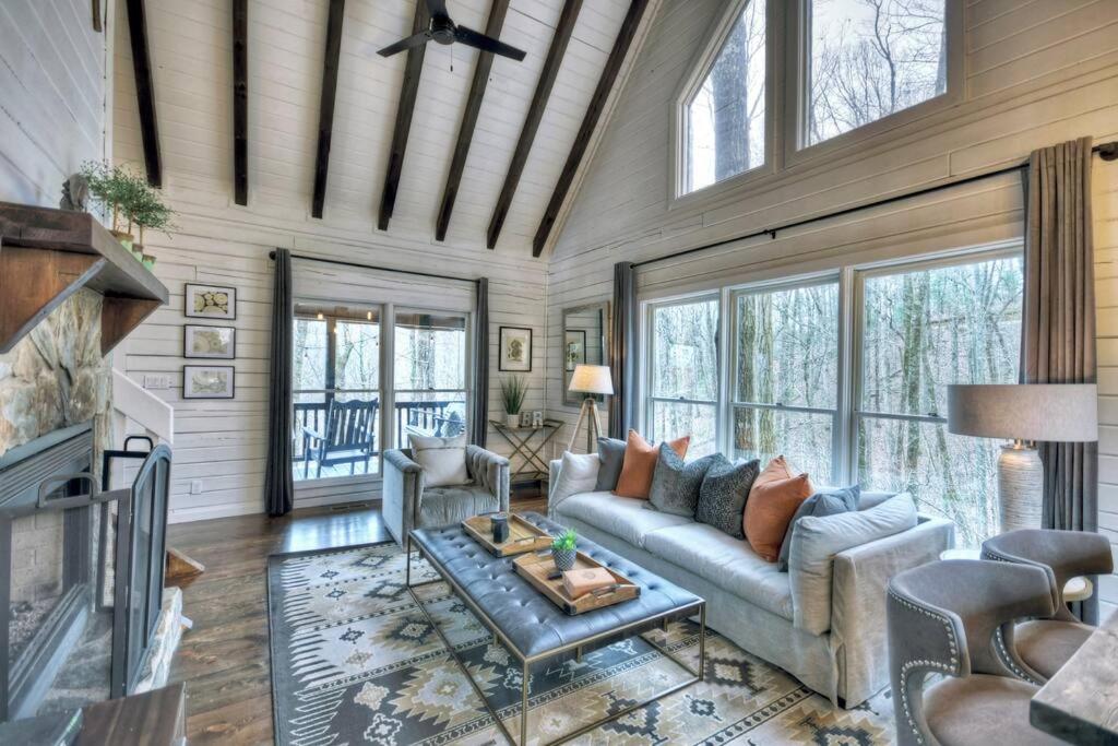 Picture Perfect Cabin with Hot Tub in the BR Mtns view 5