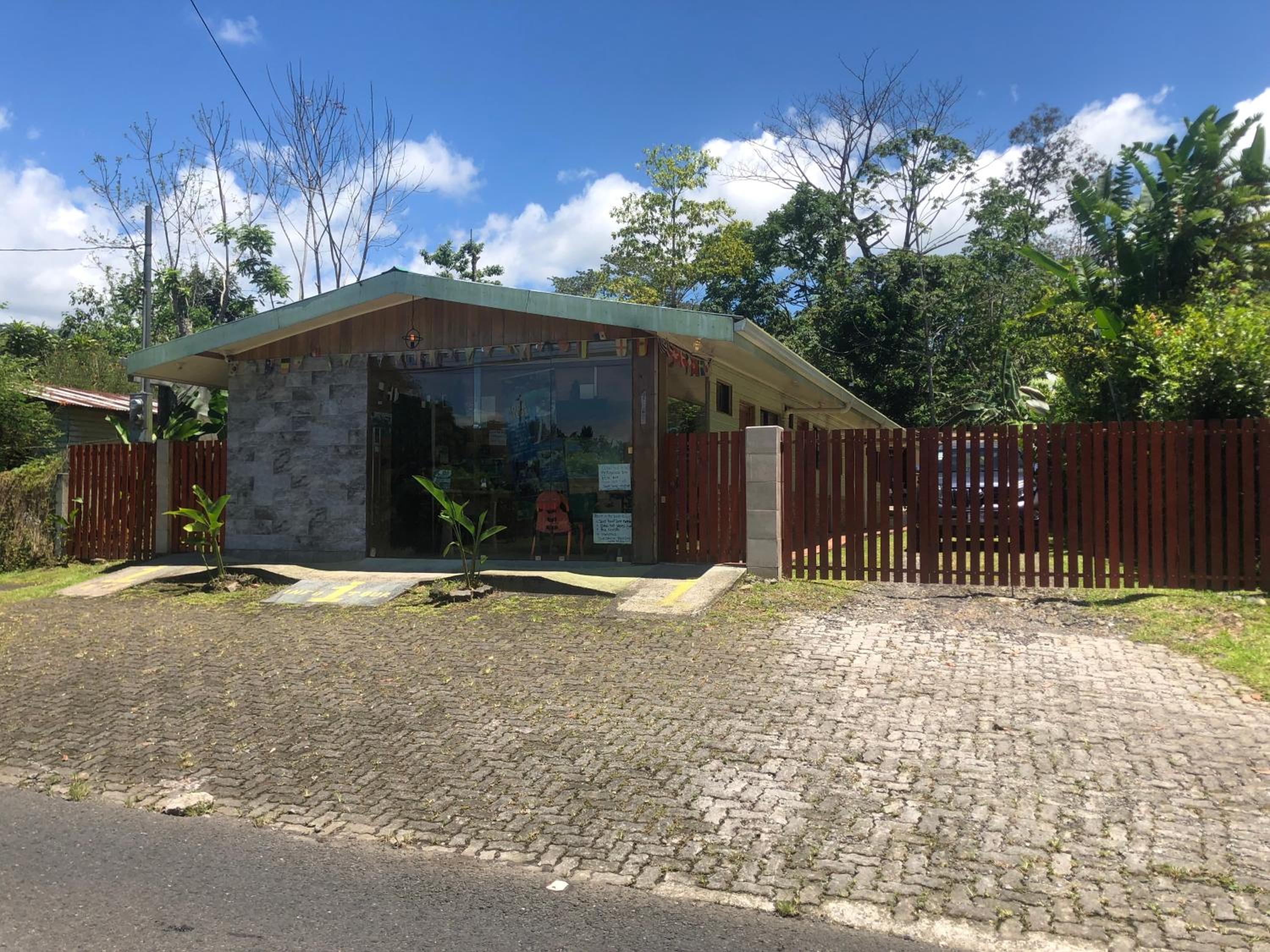Le Petit Hotel