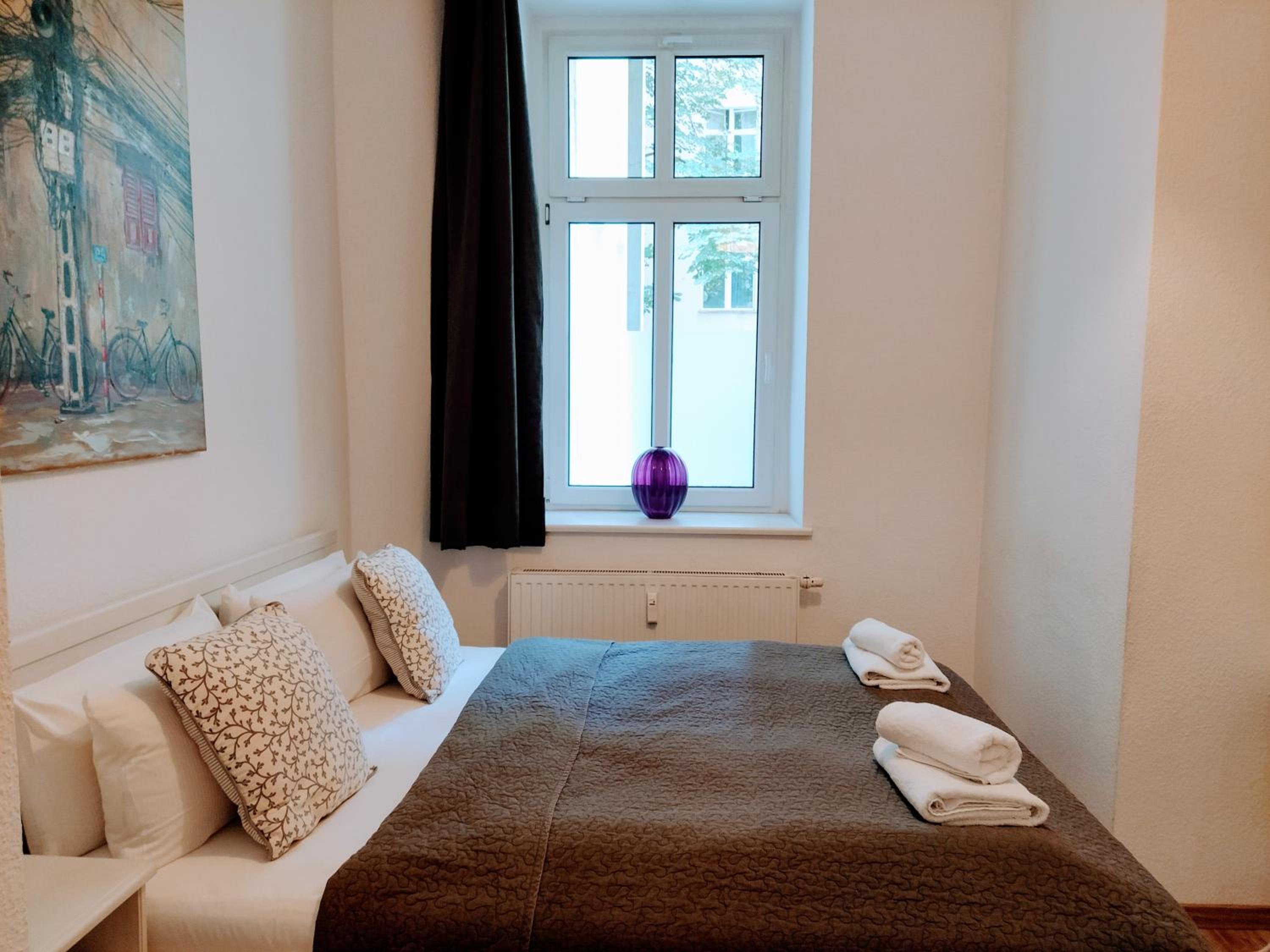 Central 2 bedroom flat for families & calm guests