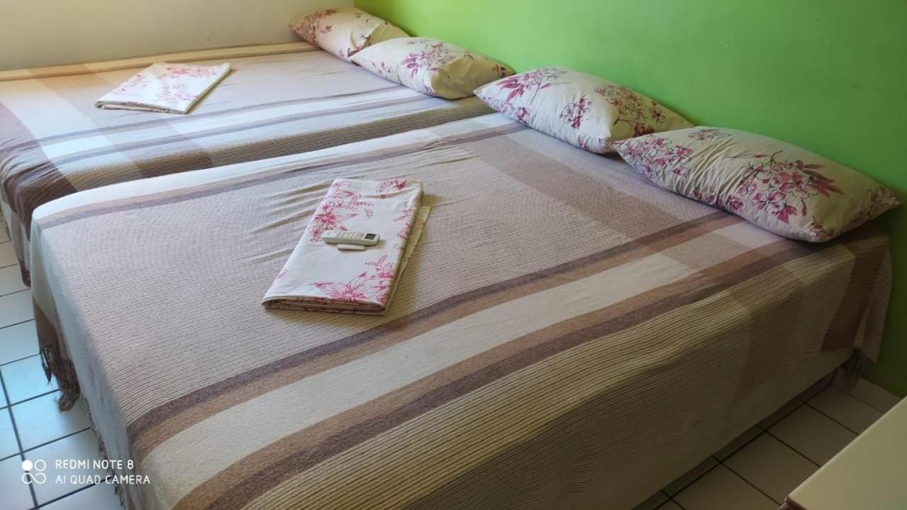 FLATS na Praia do Rio Âmbar, 40 m da praia, com 60 m2, cozinha completa, 2 quartos com ar condicionado, acomoda 8 pessoas, piscinas, área de lazer, WIFI, c