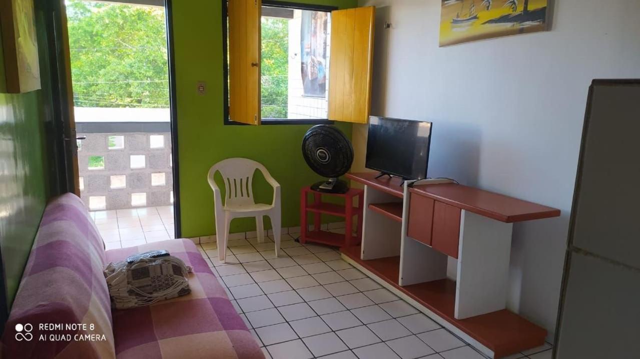 FLATS na Praia do Rio Âmbar, 40 m da praia, com 60 m2, cozinha completa, 2 quartos com ar condicionado, acomoda 8 pessoas, piscinas, área de lazer, WIFI, c