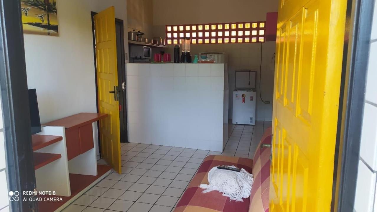FLATS na Praia do Rio Âmbar, 40 m da praia, com 60 m2, cozinha completa, 2 quartos com ar condicionado, acomoda 8 pessoas, piscinas, área de lazer, WIFI, c