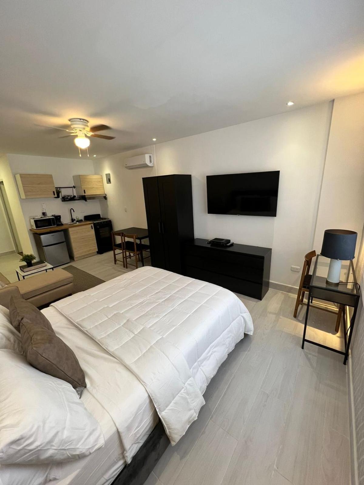 Suites By SalcedO