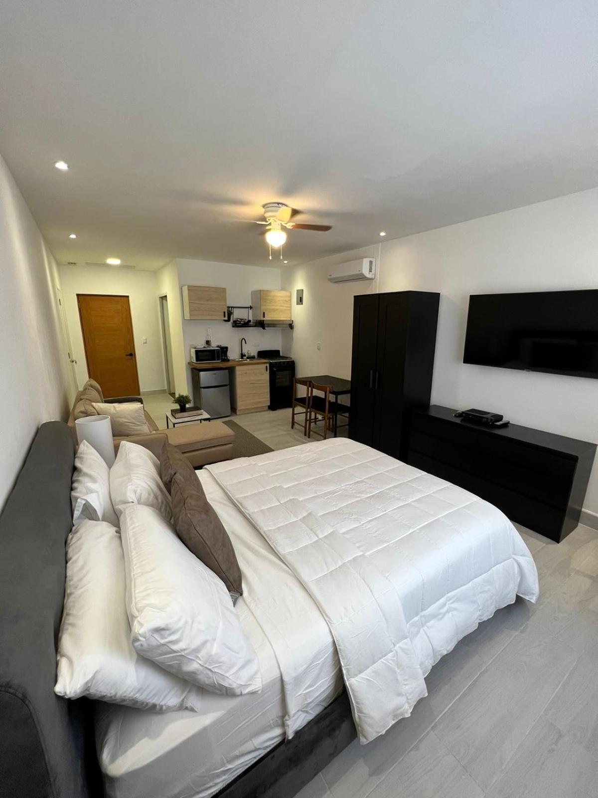 Suites By SalcedO