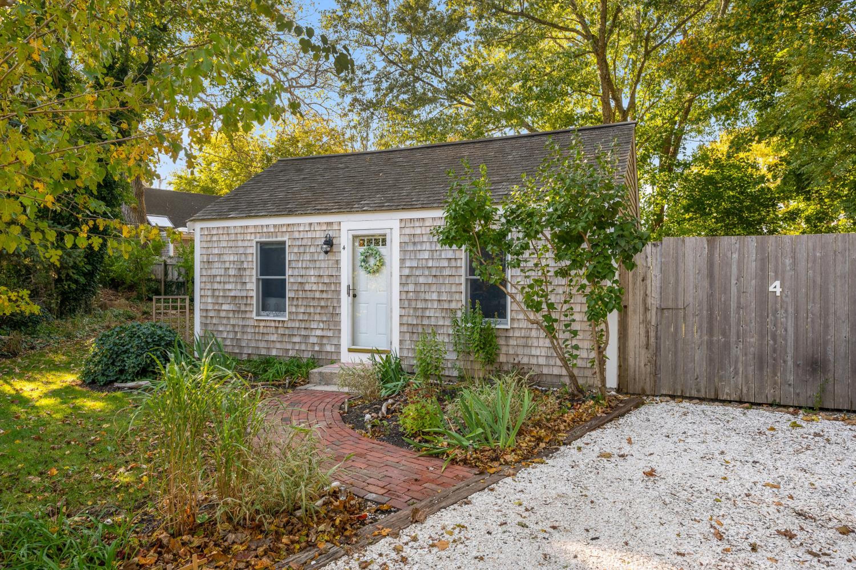 Provincetown Vacations - Babes Bungalow by Leavetown Vacations - Property Image 1