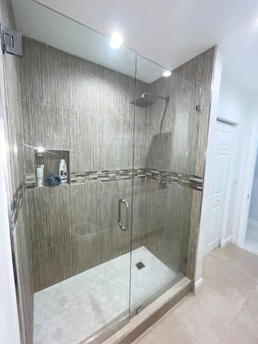 Modern Miami Oversized 3 Bedroom in Central Location