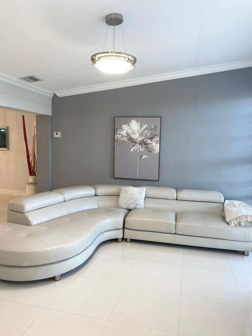 Modern Miami Oversized 3 Bedroom in Central Location