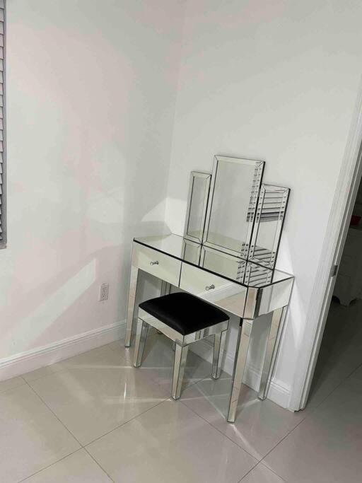 Modern Miami Oversized 3 Bedroom in Central Location