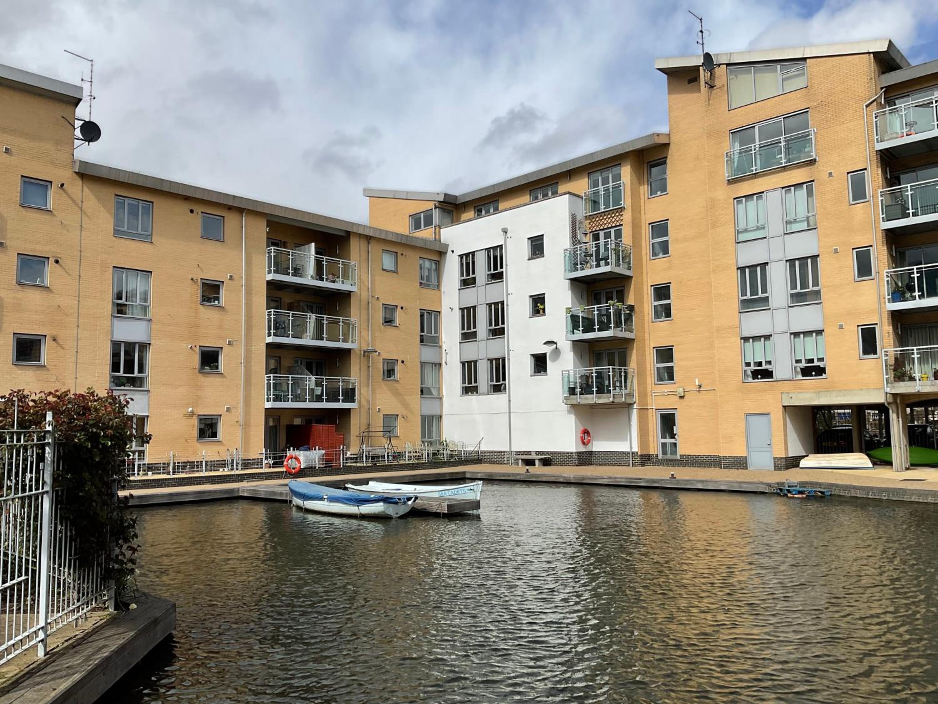 Beautiful Riverview Apartment Chelmsford