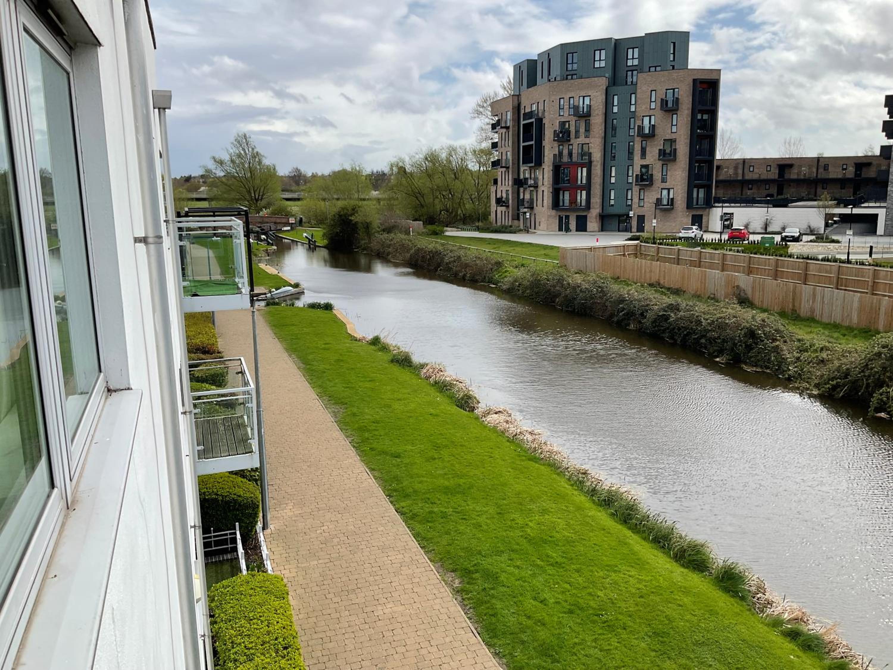 Beautiful Riverview Apartment Chelmsford