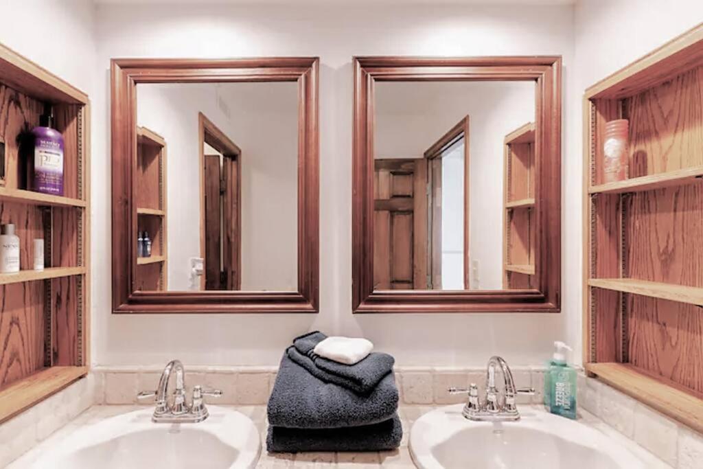 30 PCT OFF!! Limited Time! Malibu Ocean View Villa with Hot Tub, Mins to Beach Hiking Trails, Coastal Lifestyle - Property Image 53