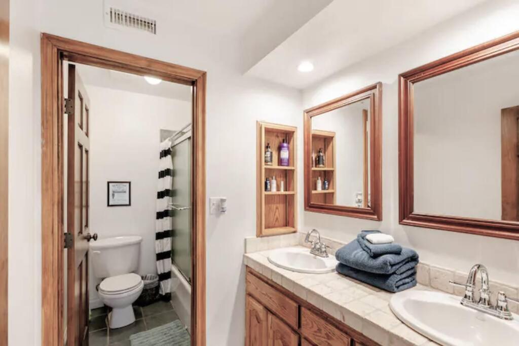 30 PCT OFF!! Limited Time! Malibu Ocean View Villa with Hot Tub, Mins to Beach Hiking Trails, Coastal Lifestyle - Property Image 14