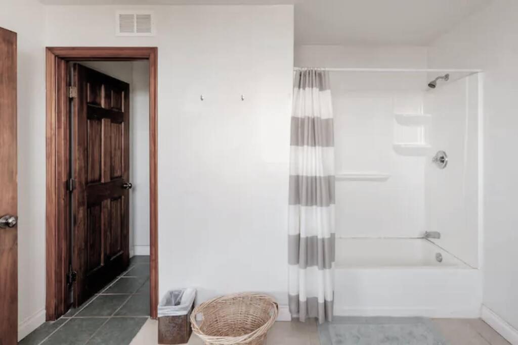 30 PCT OFF!! Limited Time! Malibu Ocean View Villa with Hot Tub, Mins to Beach Hiking Trails, Coastal Lifestyle - Property Image 19