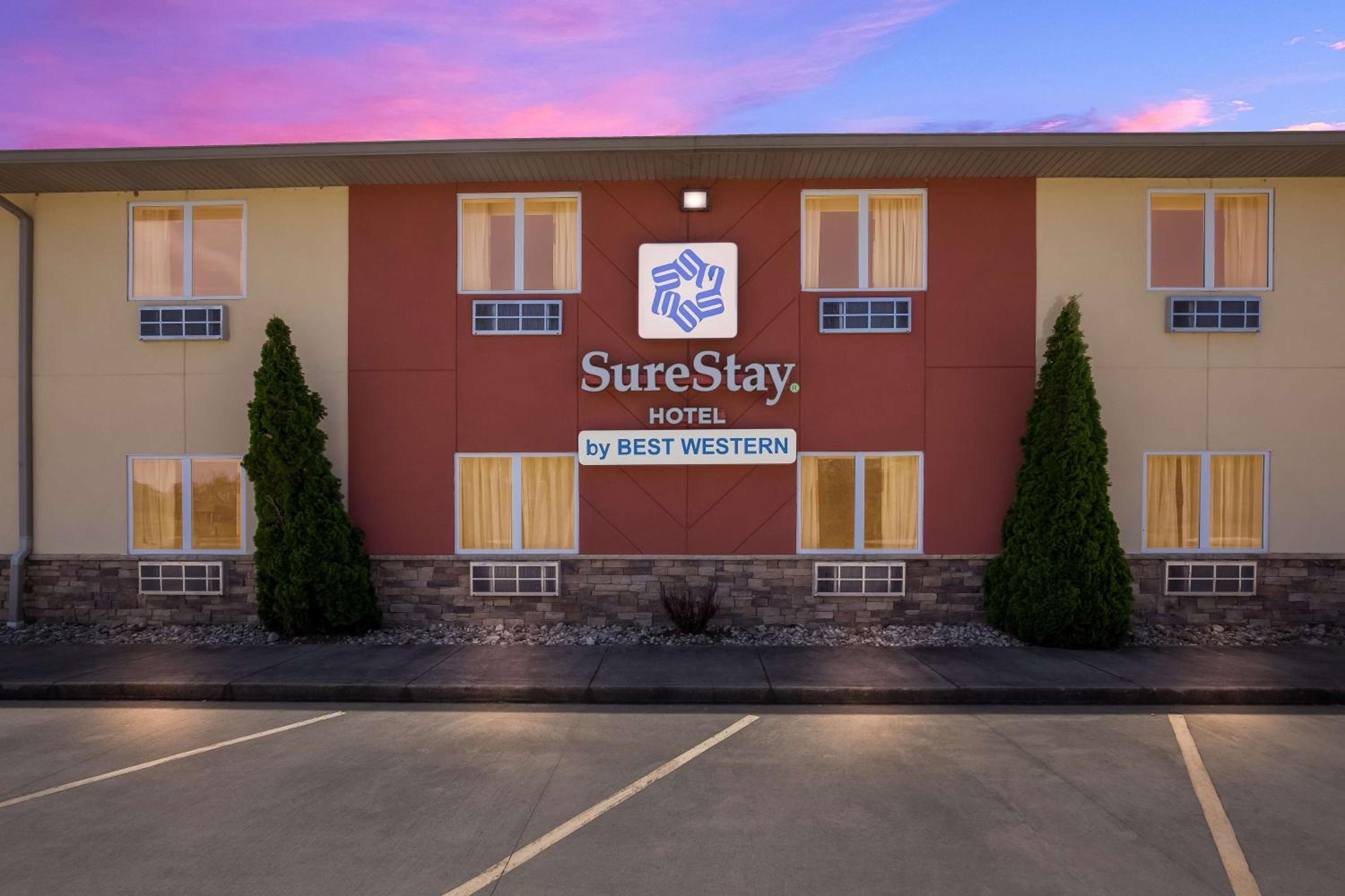 Mount Vernon Vacations - SureStay Hotel by Best Western Whittington Rend Lake - Property Image 1