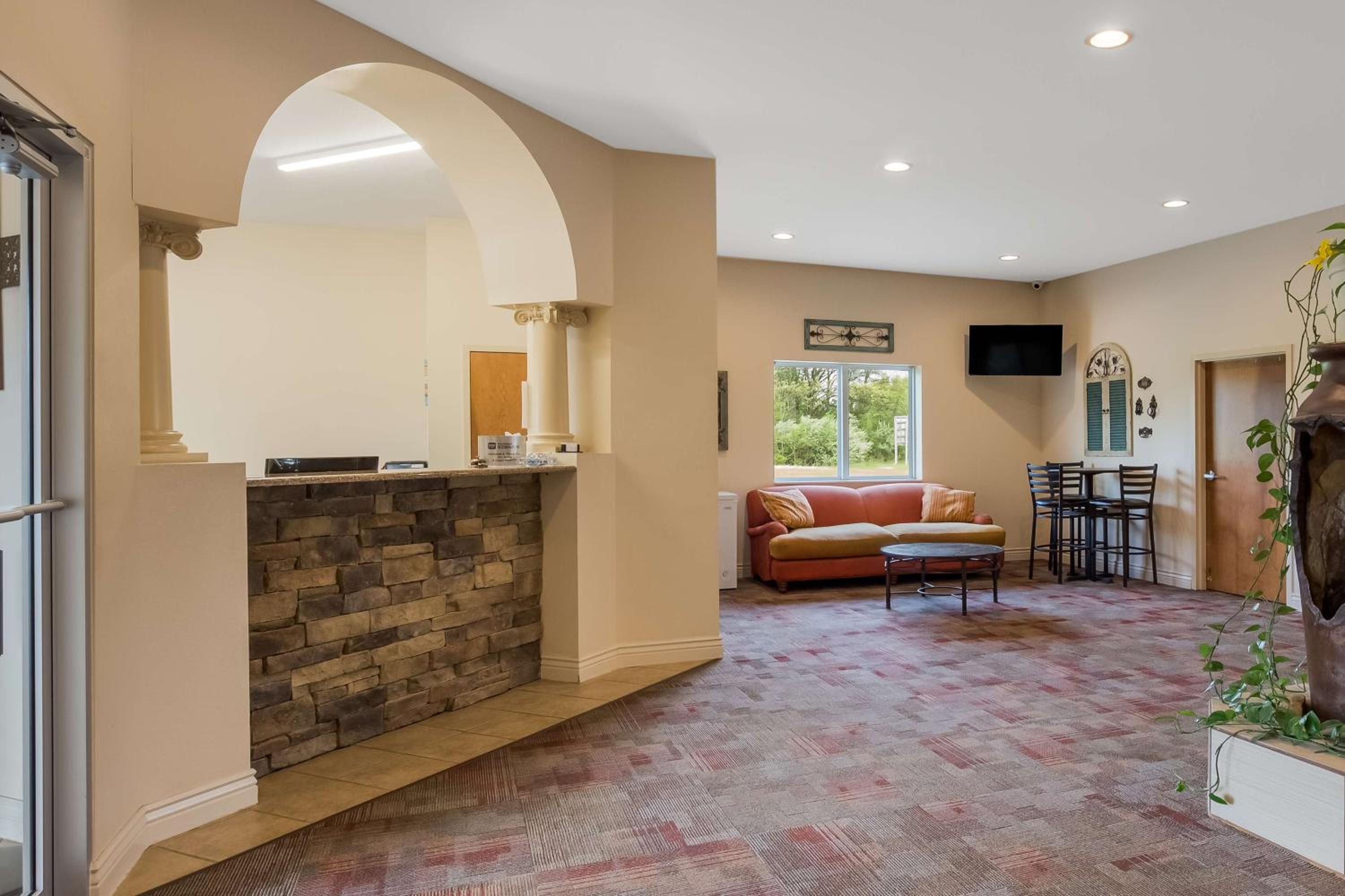 SureStay Hotel by Best Western Whittington Rend Lake - Property Image 6