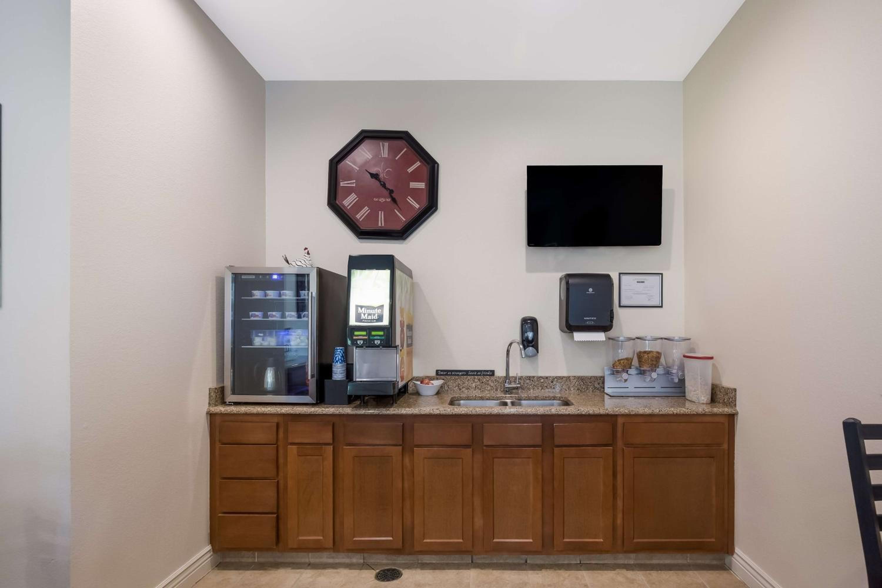 SureStay Hotel by Best Western Whittington Rend Lake - Property Image 5
