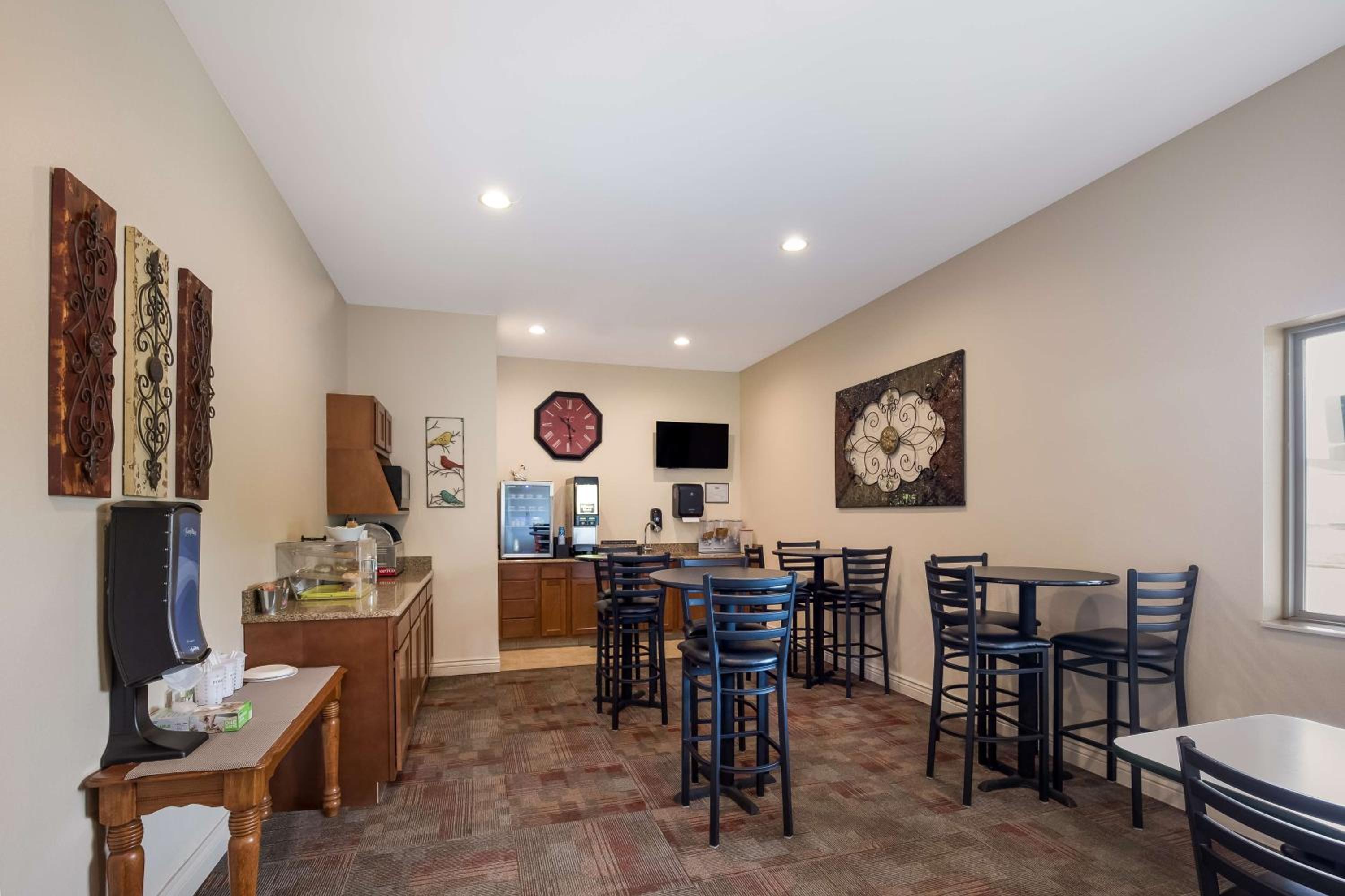 SureStay Hotel by Best Western Whittington Rend Lake - Property Image 34