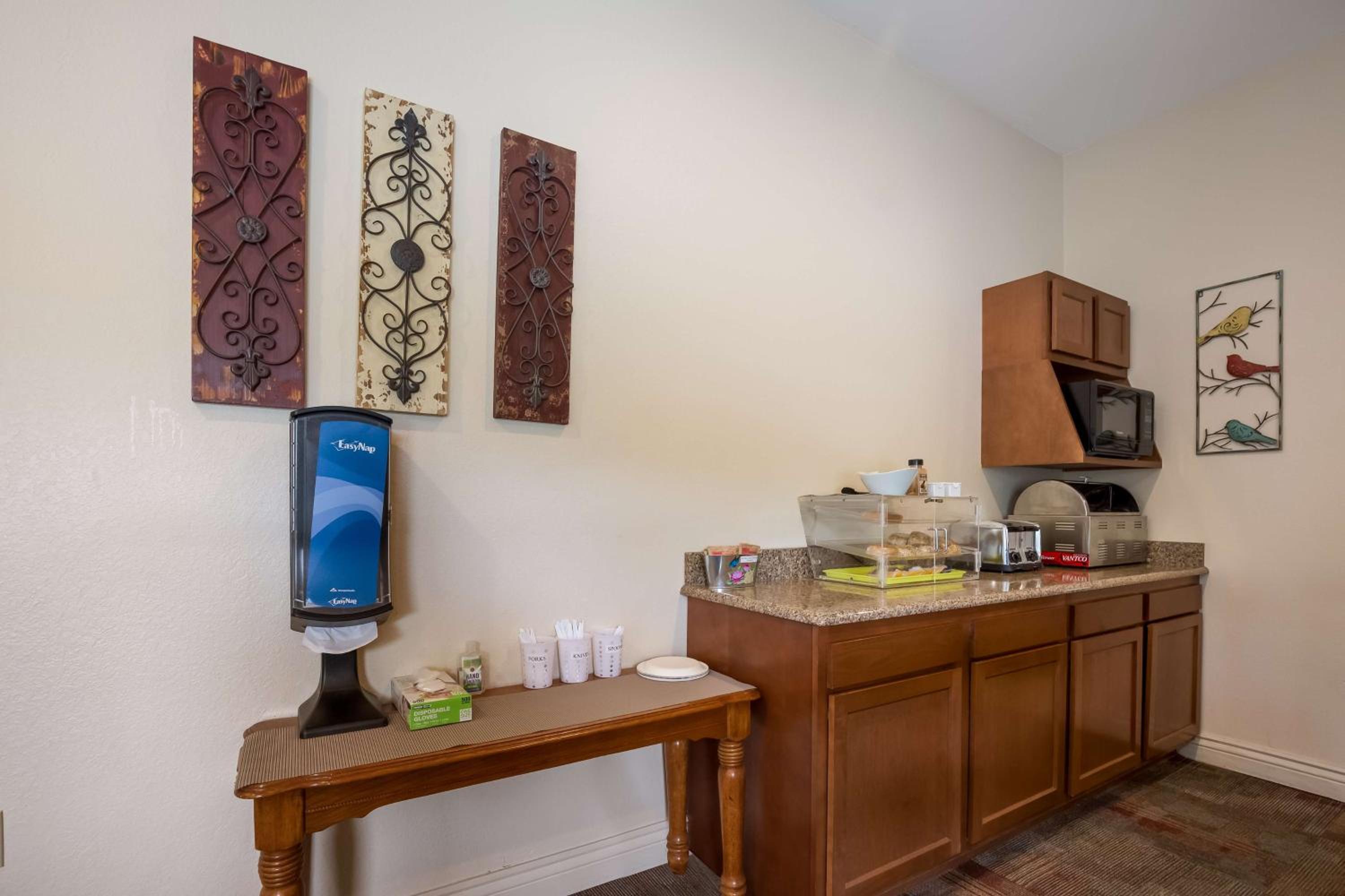 SureStay Hotel by Best Western Whittington Rend Lake - Property Image 9