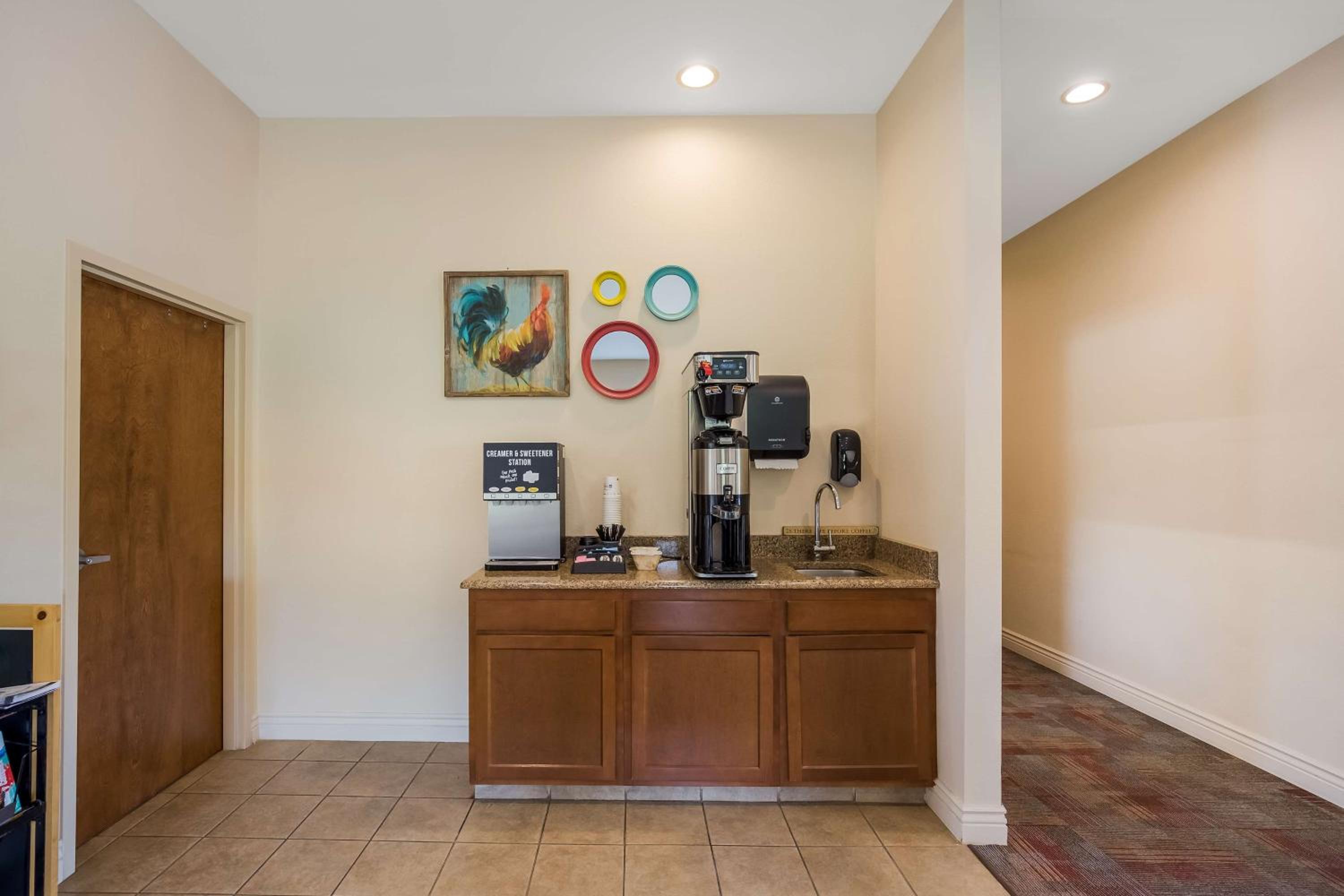 SureStay Hotel by Best Western Whittington Rend Lake - Property Image 4
