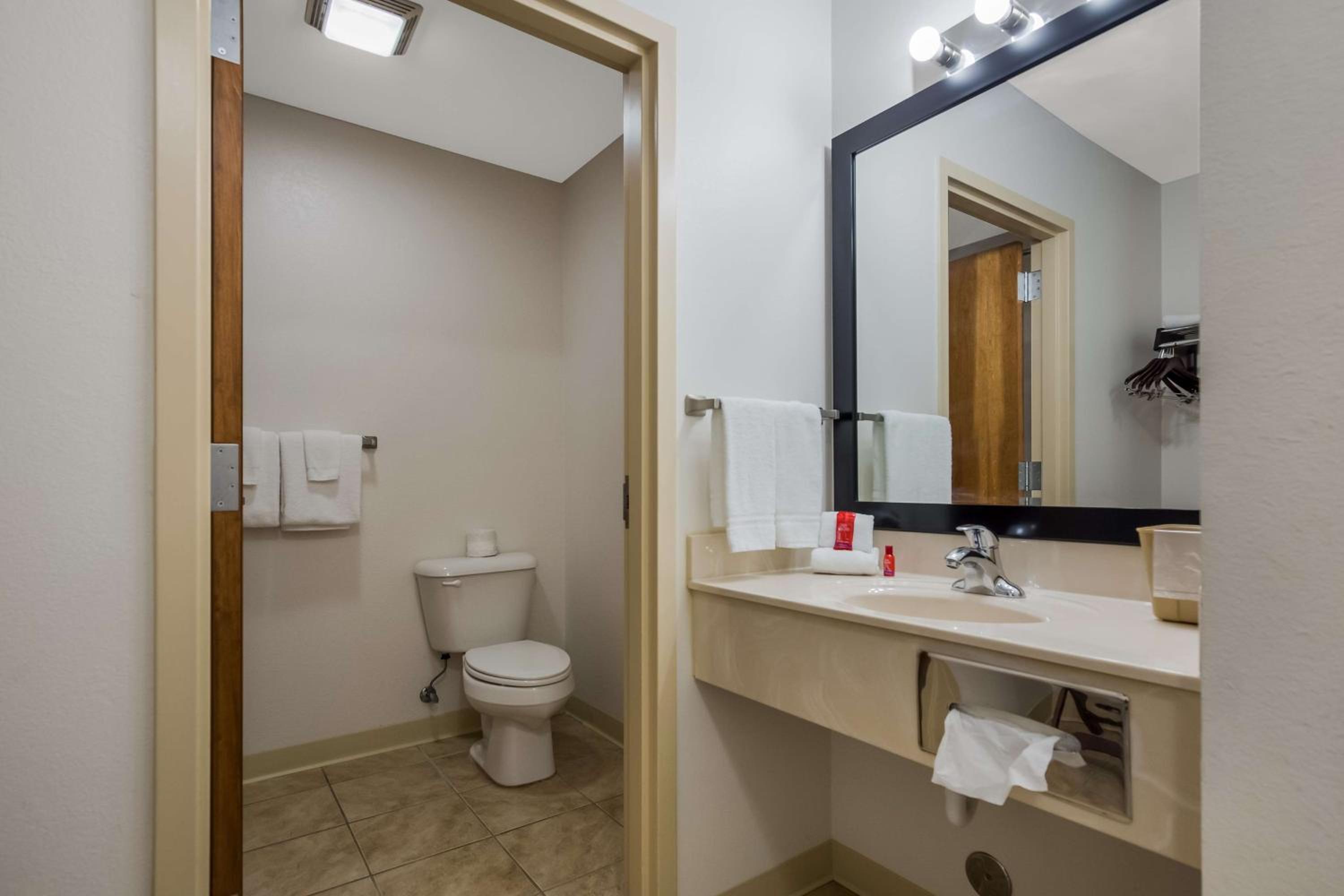 SureStay Hotel by Best Western Whittington Rend Lake - Property Image 14