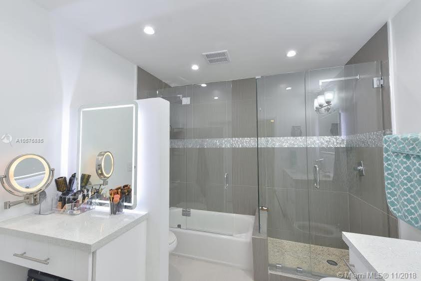 Modern Miami Oversized 3 Bedroom in Central Location