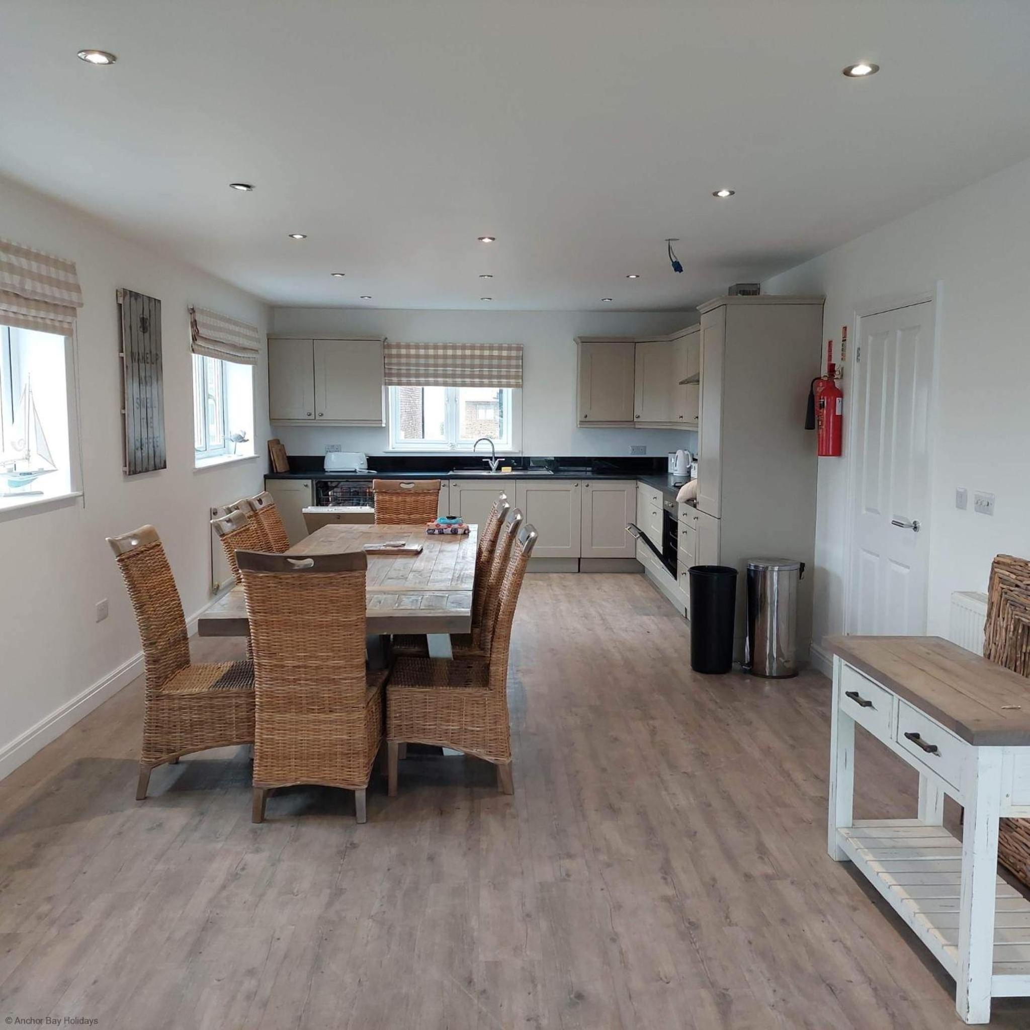 Echo Beach - Sleeps 12 - Part of the The Bay Filey Holiday Village with pool, gym and direct beach access, pub, restaurant, tennis and meadows walks