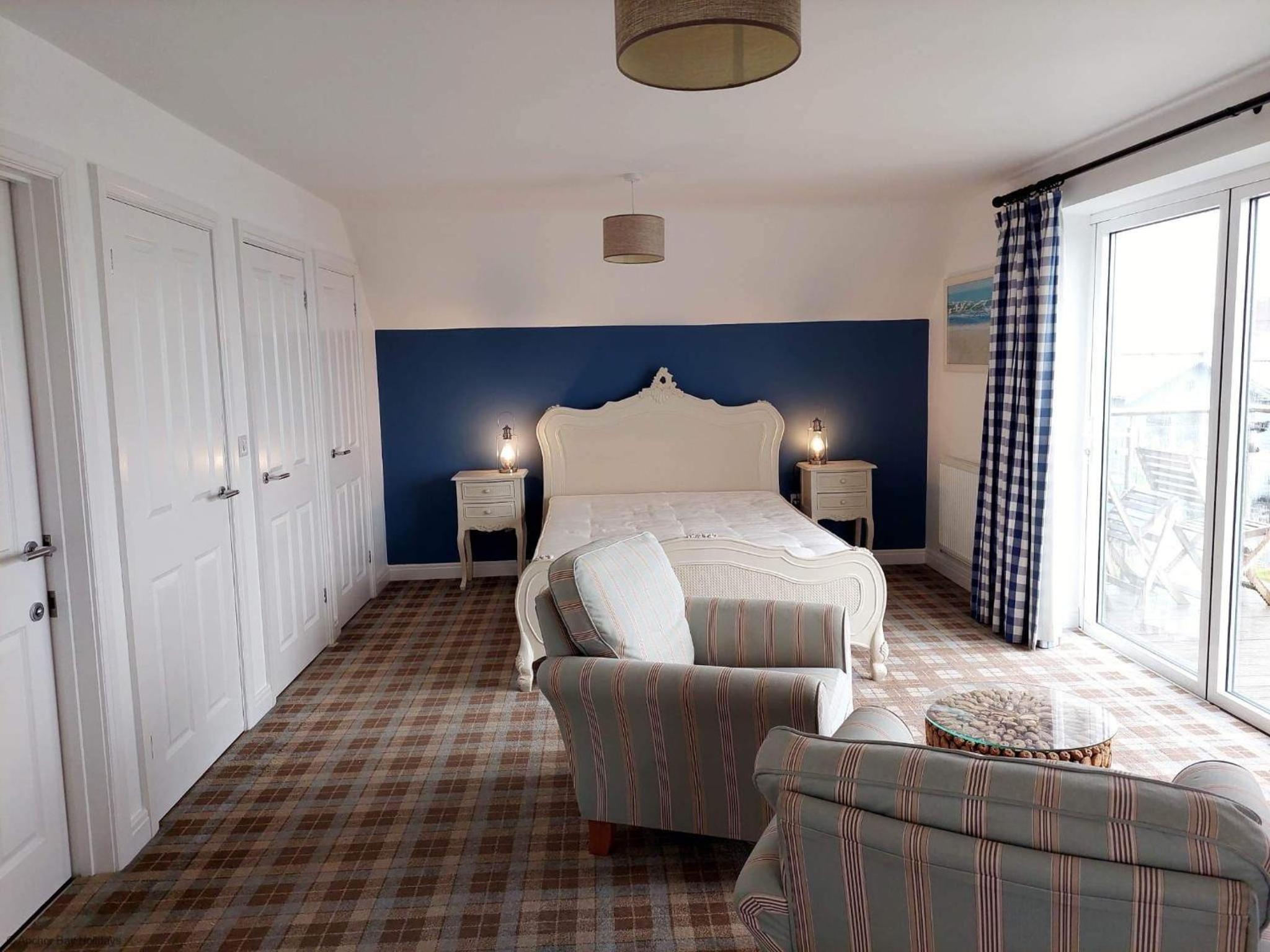 Echo Beach - Sleeps 12 - Part of the The Bay Filey Holiday Village with pool, gym and direct beach access, pub, restaurant, tennis and meadows walks
