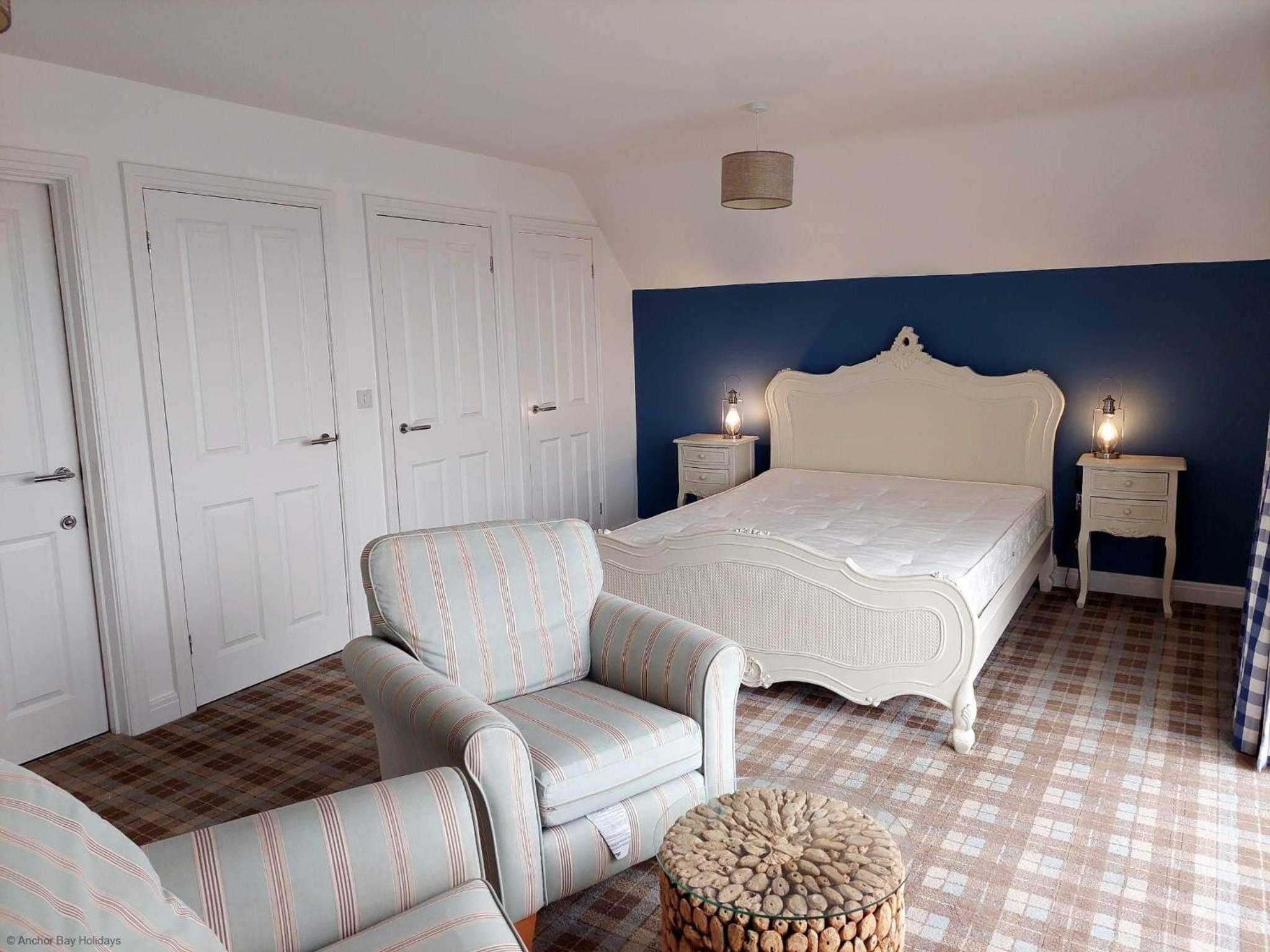 Echo Beach - Sleeps 12 - Part of the The Bay Filey Holiday Village with pool, gym and direct beach access, pub, restaurant, tennis and meadows walks