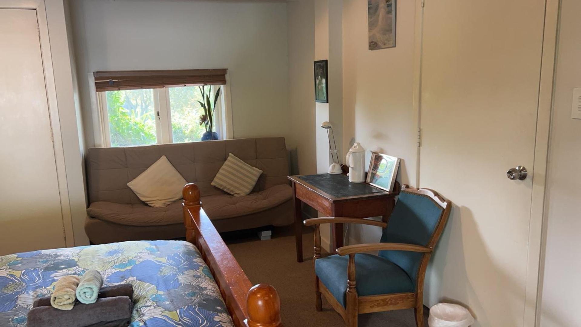 1 Queen Bed and 1 Sofa Bed, Studio B, 25 Glenfell Place, Epsom, Auckland view 5