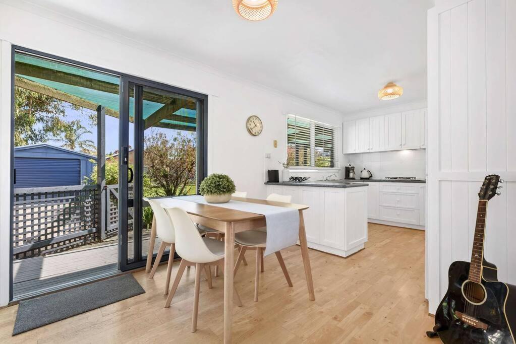 Bonnyvale Beach Shack- Pet friendly, walk to the beach!