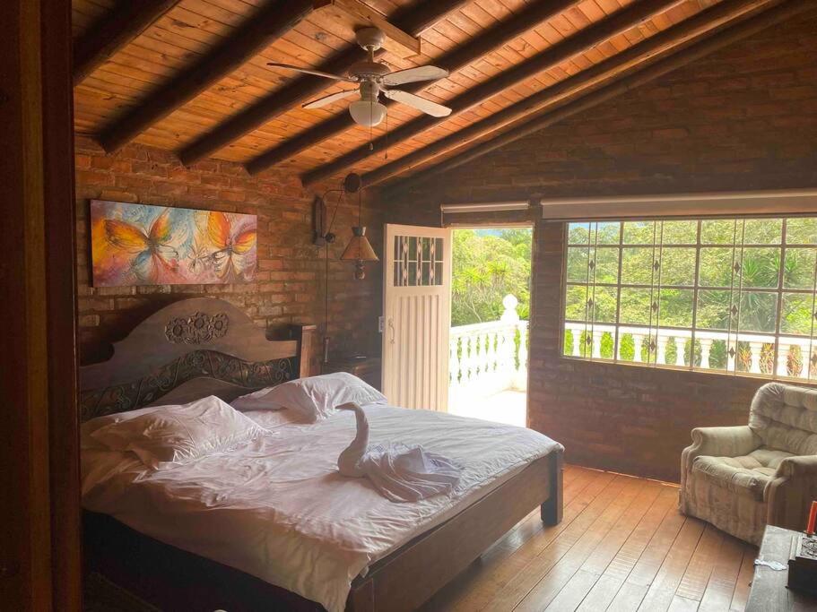 Hermosa Casa Campestre con Piscina y Jacuzzi