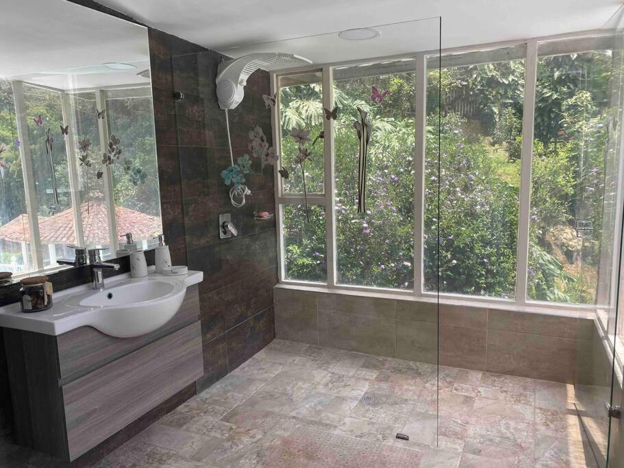 Hermosa Casa Campestre con Piscina y Jacuzzi