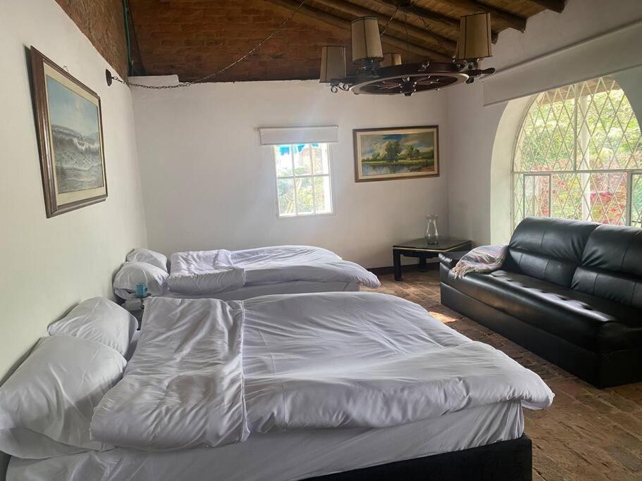 Hermosa Casa Campestre con Piscina y Jacuzzi