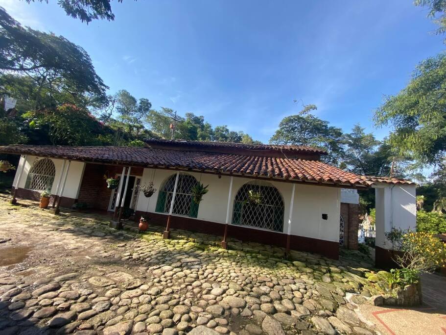 Hermosa Casa Campestre con Piscina y Jacuzzi