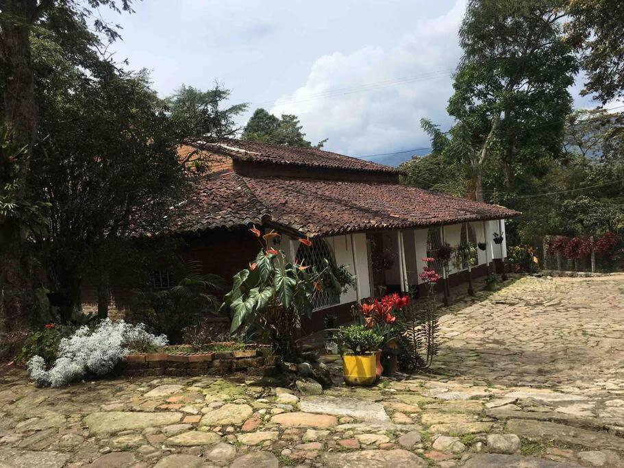 Hermosa Casa Campestre con Piscina y Jacuzzi