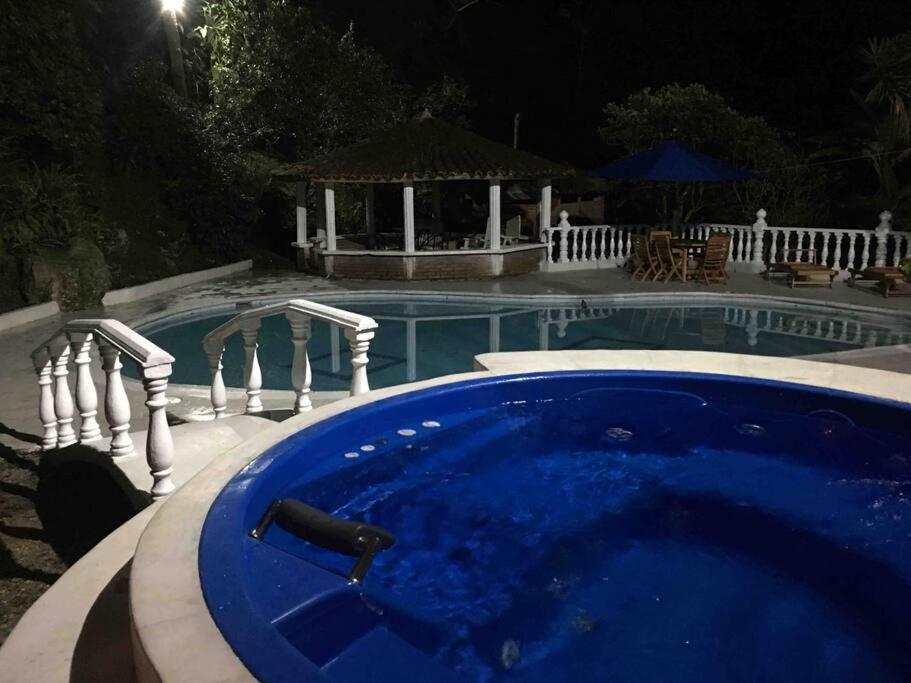 Hermosa Casa Campestre con Piscina y Jacuzzi