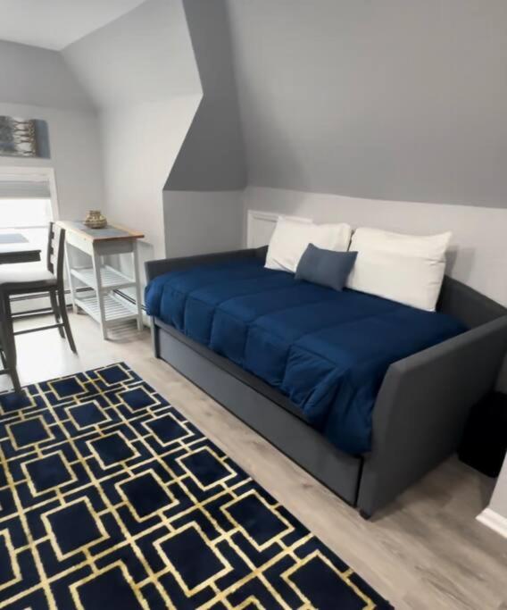Cozy Studio with 1 Bed & Comfy Sofa Bed view 5