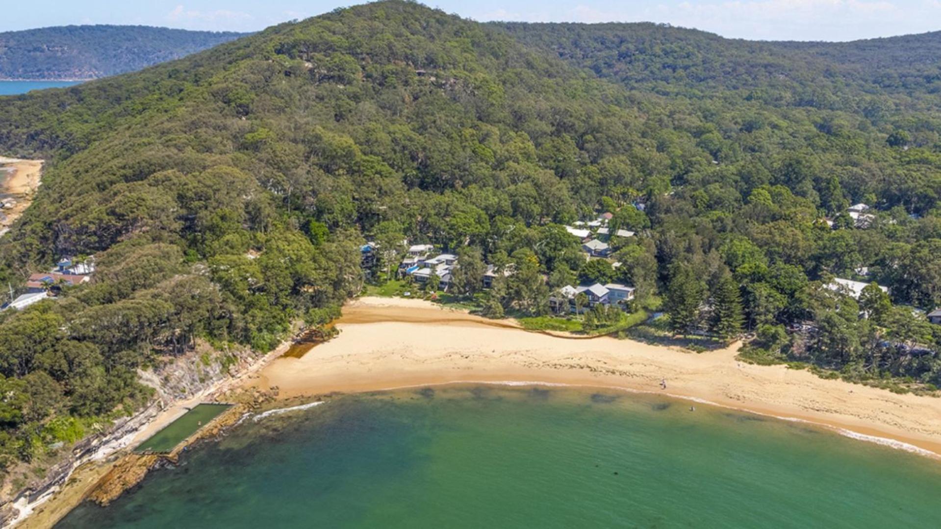 Hillside Hideaway - Wifi & Pet Friendly
