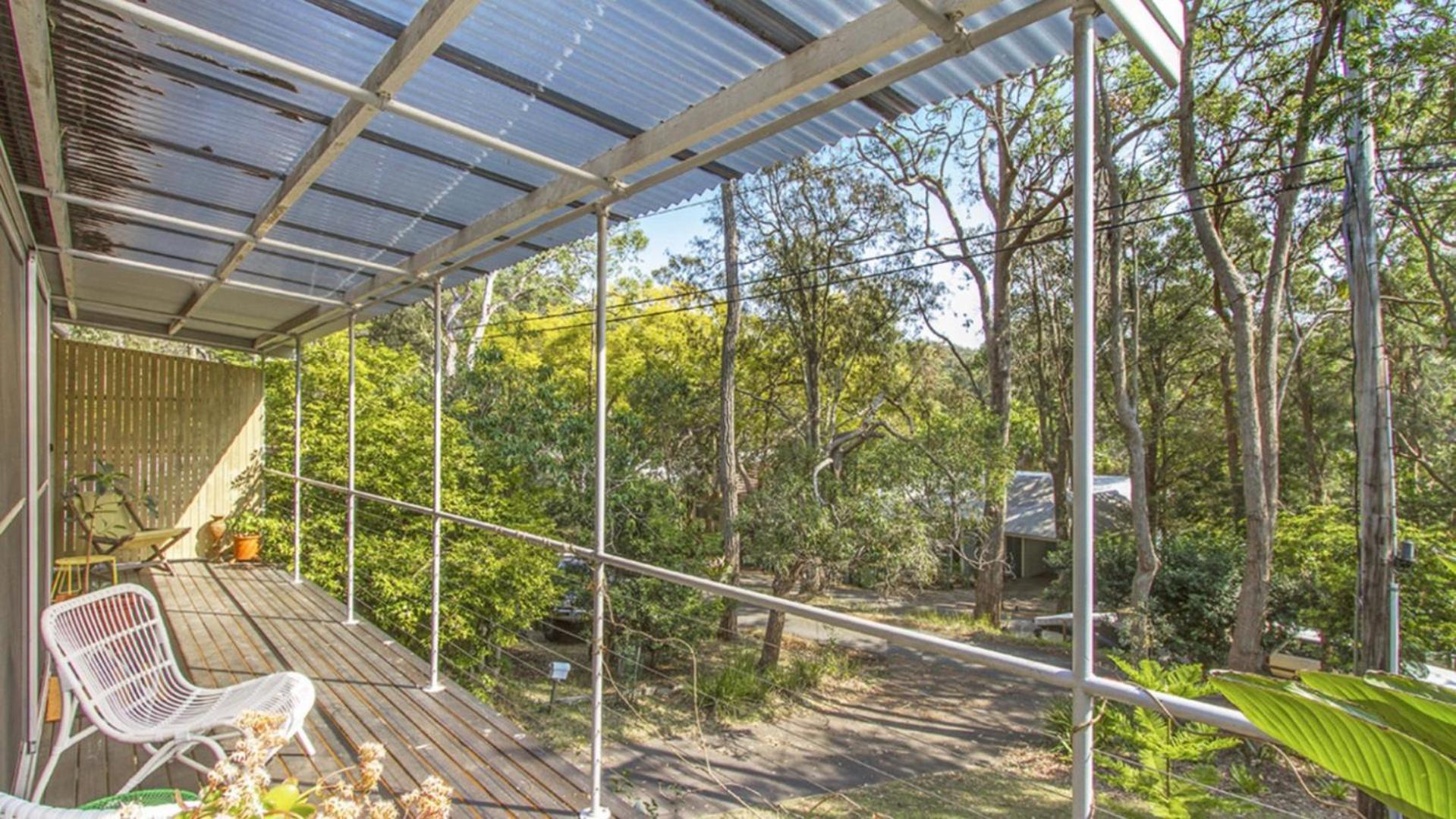 Hillside Hideaway - Wifi & Pet Friendly